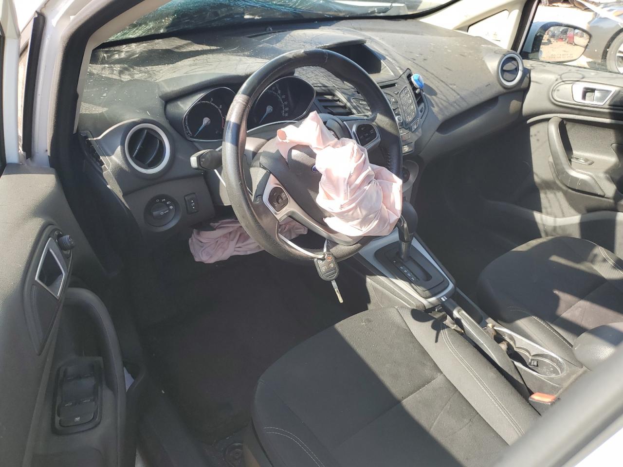 2015 Ford Fiesta Se VIN: 3FADP4EJ7FM204733 Lot: 84456245