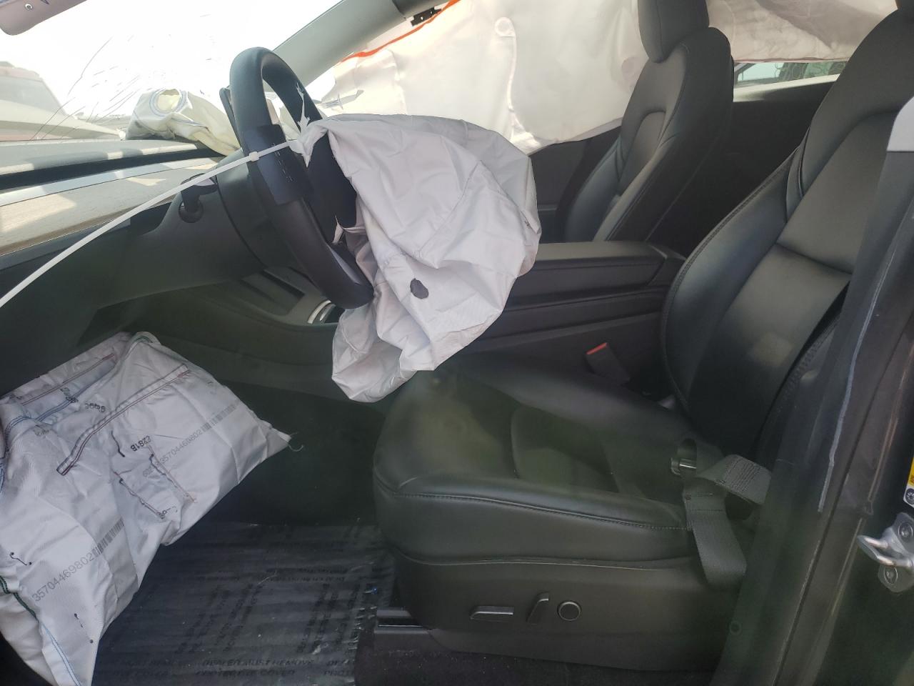 2022 Tesla Model Y VIN: 7SAYGDEE0NF481597 Lot: 80209155