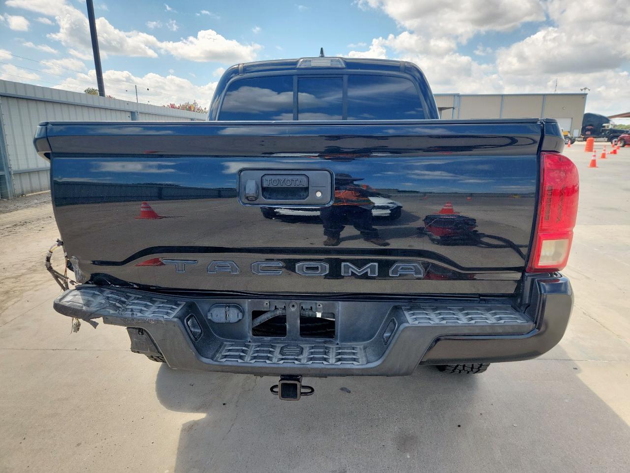 2019 Toyota Tacoma Double Cab VIN: 5TFAX5GN7KX147344 Lot: 82147975