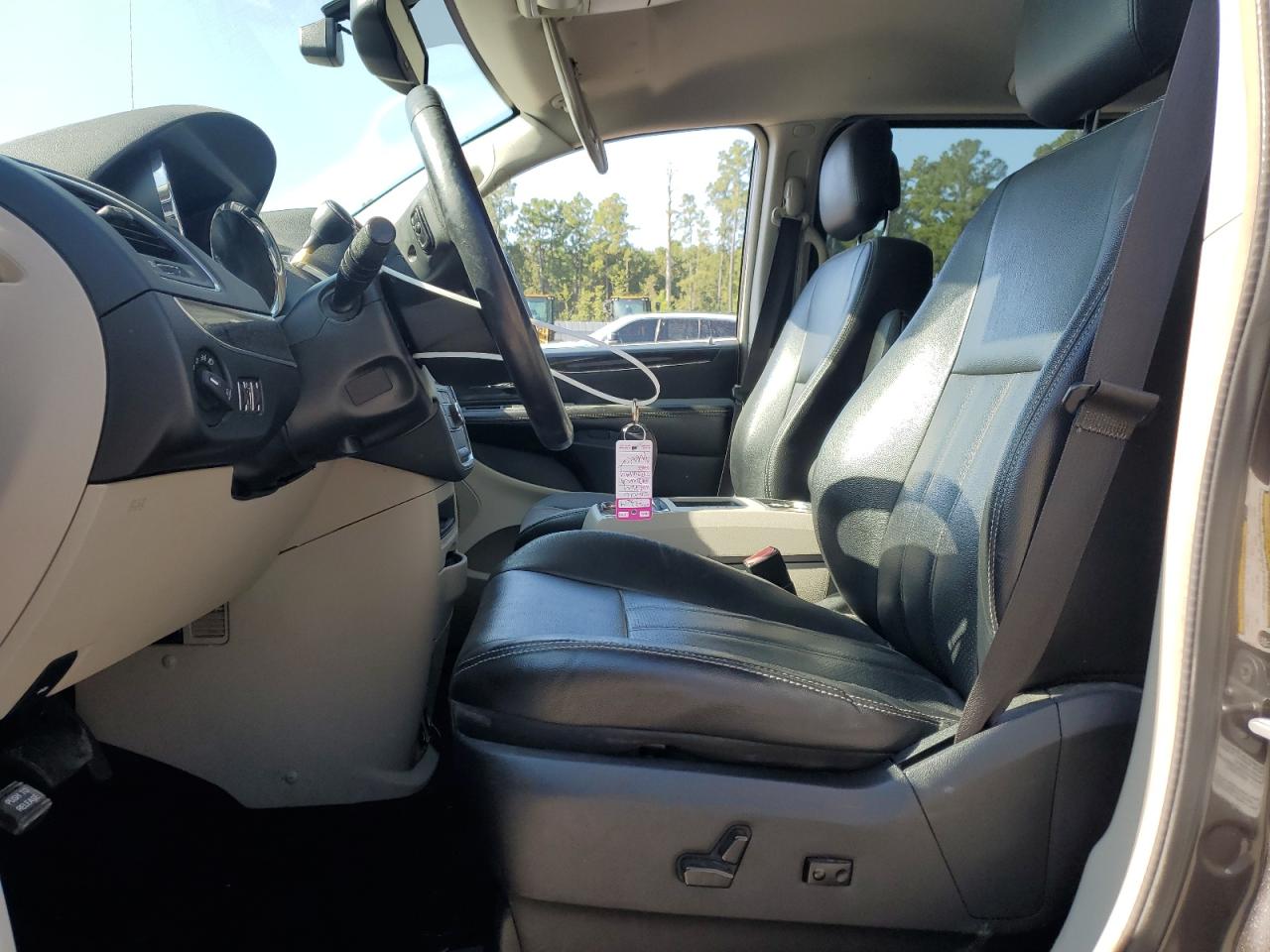 2016 Chrysler Town & Country Touring L VIN: 2C4RC1CG5GR247351 Lot: 80899405