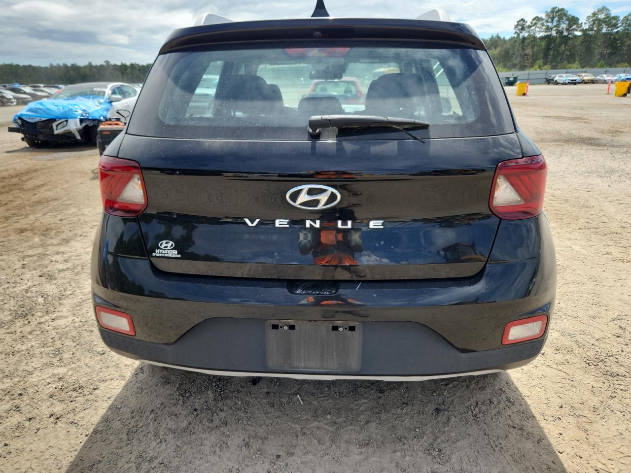 2021 Hyundai Venue Sel VIN: KMHRC8A38MU120645 Lot: 81605495