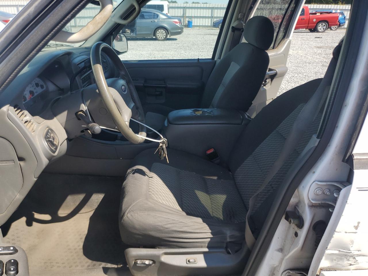 2004 Ford Explorer Sport Trac VIN: 1FMZU67K74UC13804 Lot: 71958395