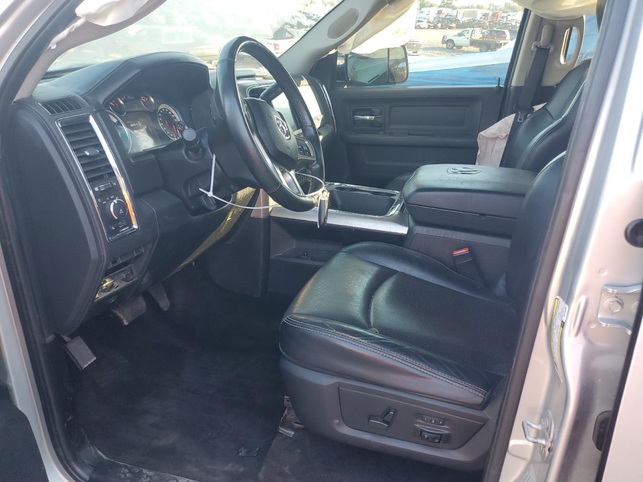 2017 Ram 2500 Laramie VIN: 3C6UR5FL0HG745383 Lot: 81582085