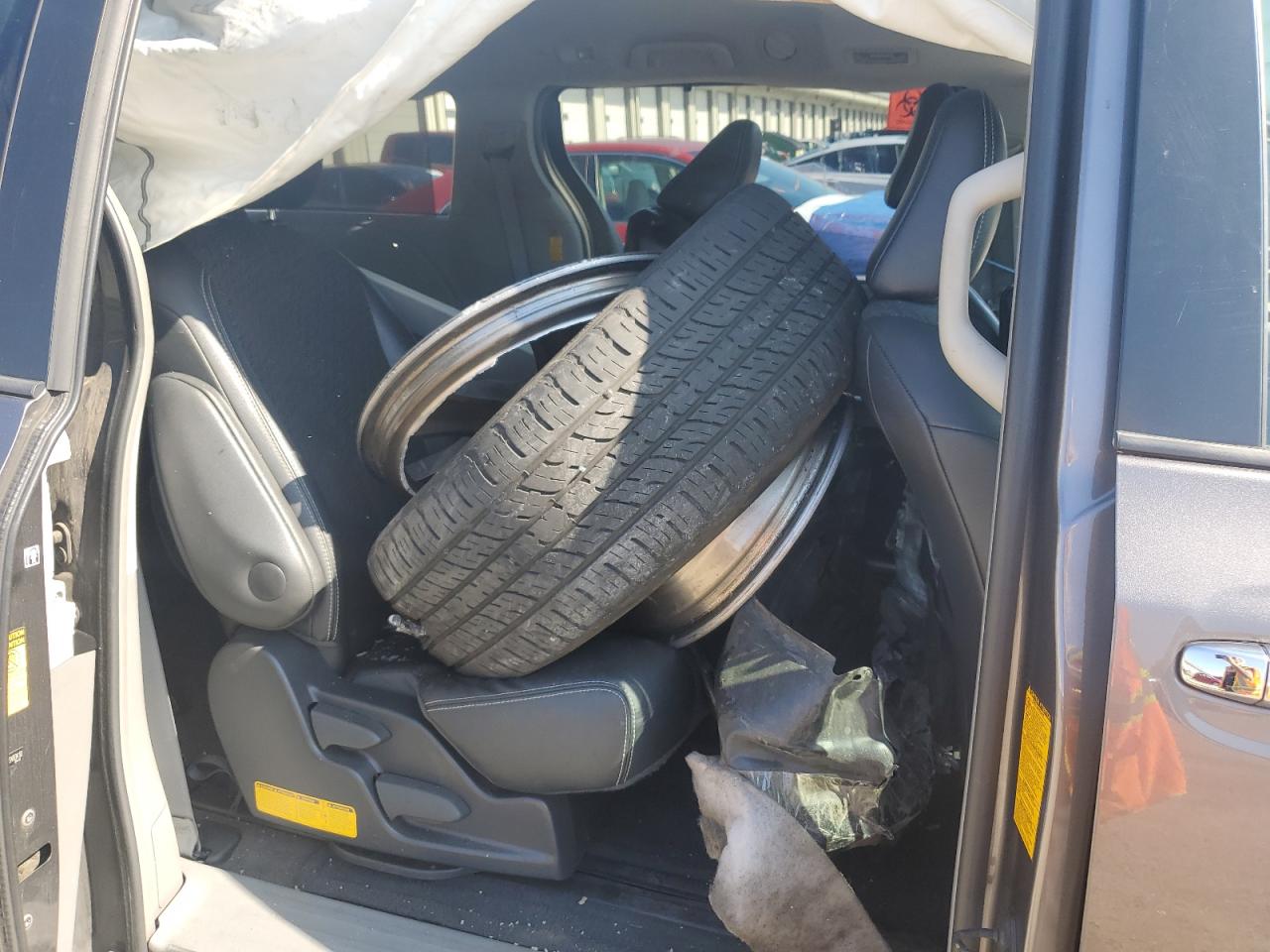 2014 Toyota Sienna Sport VIN: 5TDXK3DC5ES483410 Lot: 84448205