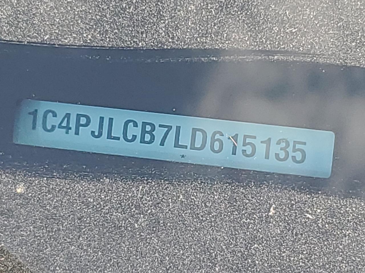 2020 Jeep Cherokee Latitude VIN: 1C4PJLCB7LD615135 Lot: 81102775