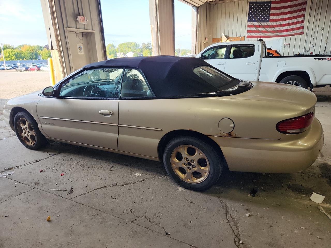 2000 Chrysler Sebring Jxi gold cabrio gas 3C3EL55H1TT313983 photo #3