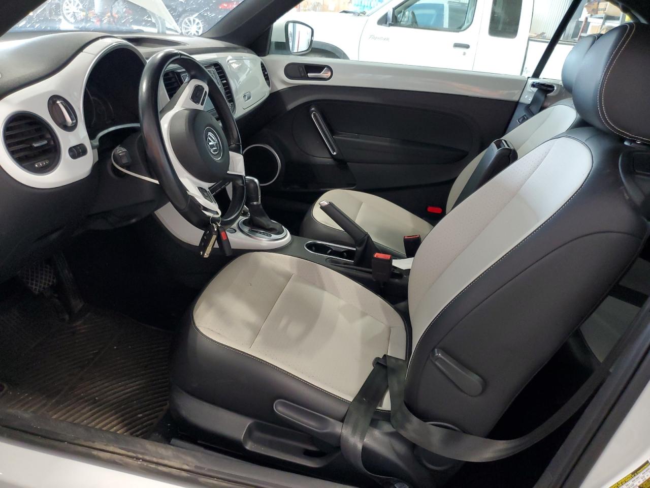 2018 Volkswagen Beetle S VIN: 3VW5DAAT5JM506167 Lot: 80202385
