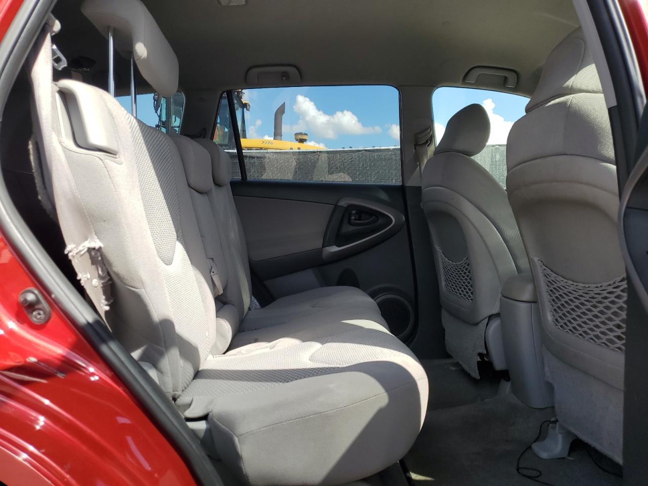 2007 Toyota Rav4 Limited VIN: JTMBD31V076046041 Lot: 84220115