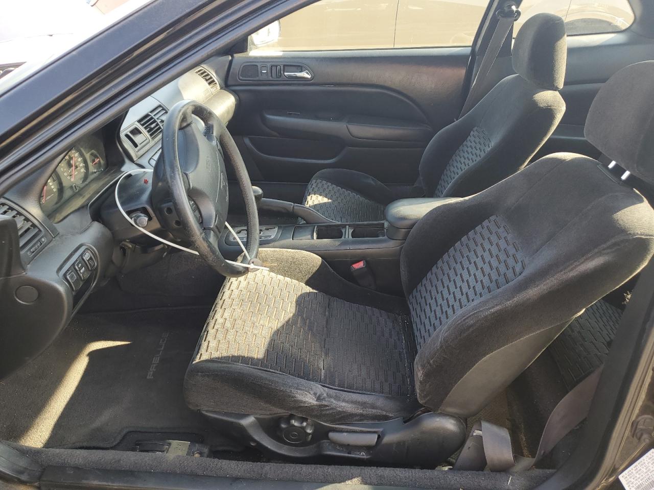 1998 Honda Prelude VIN: JHMBB624XWC010689 Lot: 83982345