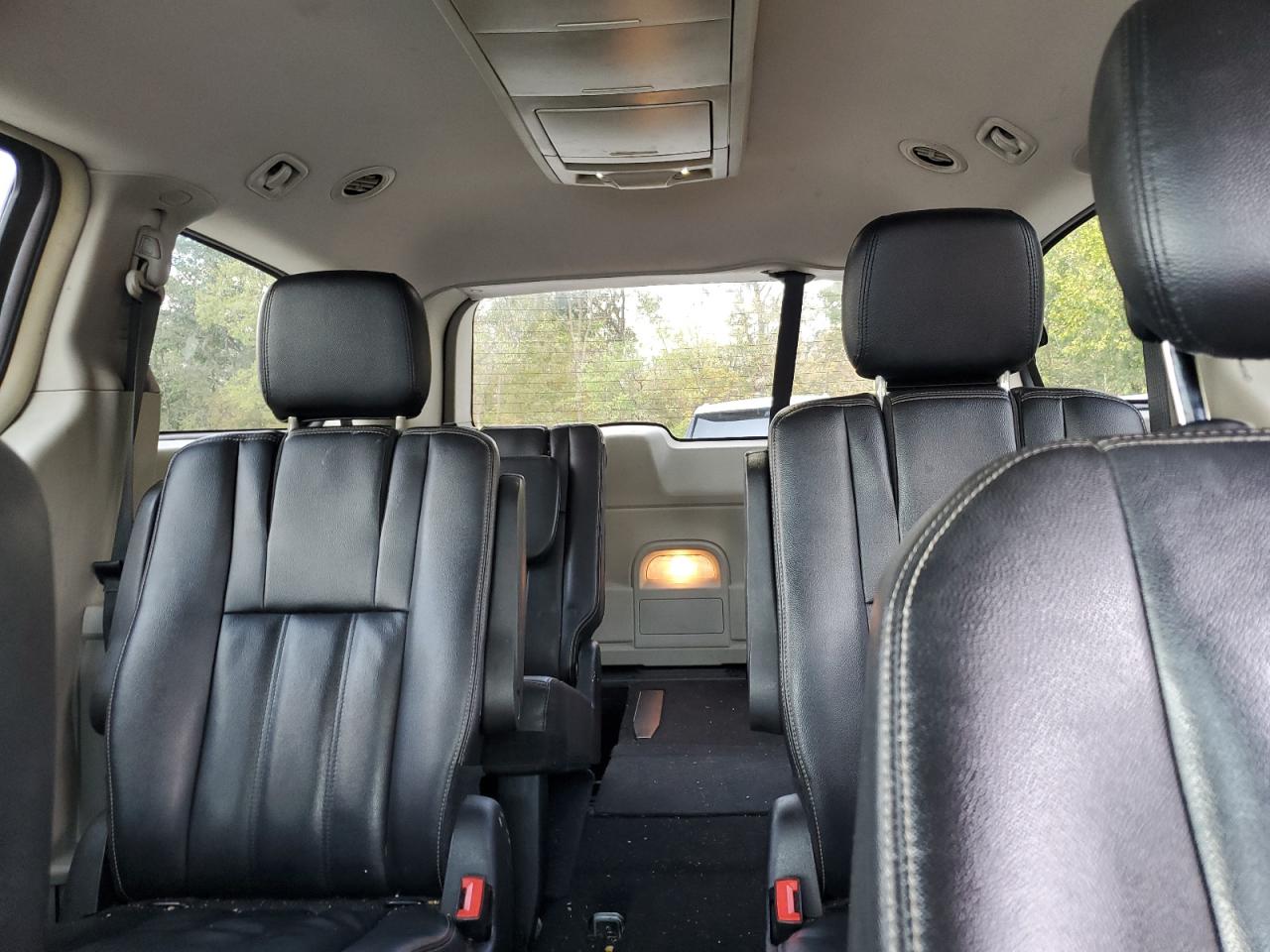 2015 Chrysler Town & Country Touring VIN: 2C4RC1BG4FR664542 Lot: 84386755