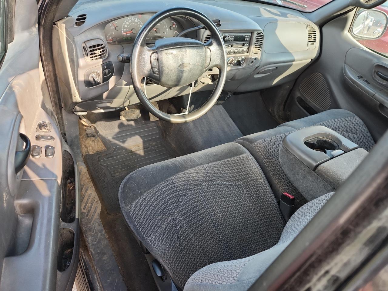 2000 Ford F150 VIN: 2FTRF18L7YCA64471 Lot: 81100235