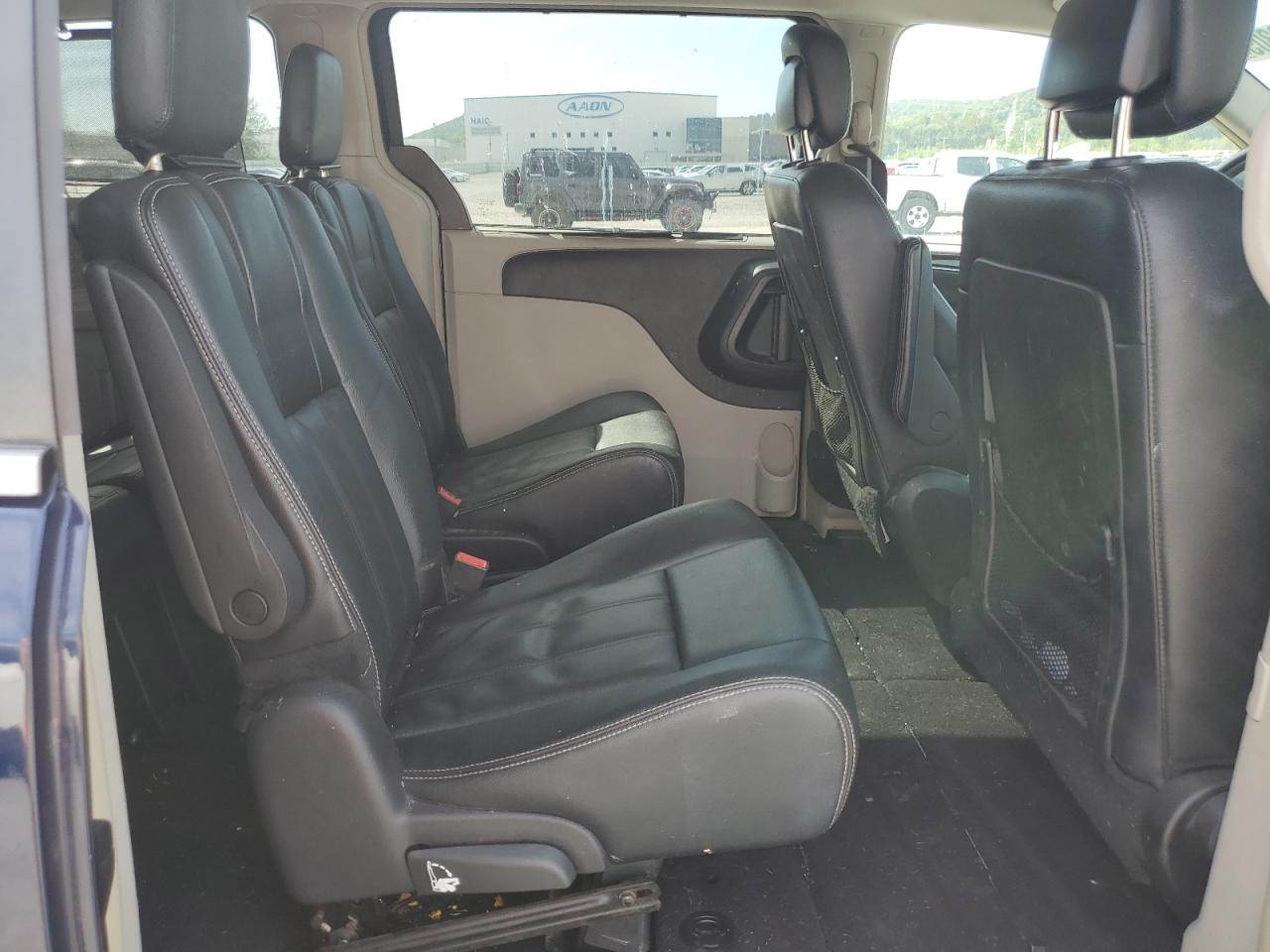 2015 Chrysler Town & Country Touring VIN: 2C4RC1BG2FR752554 Lot: 84590305
