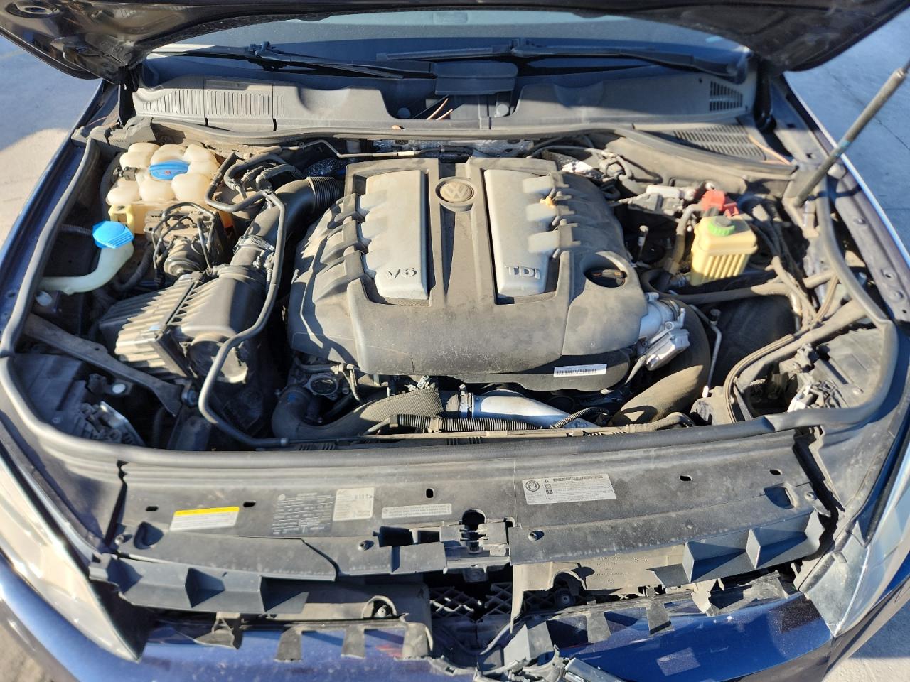 2012 Volkswagen Touareg V6 Tdi VIN: WVGFK9BP8CD001800 Lot: 81883285