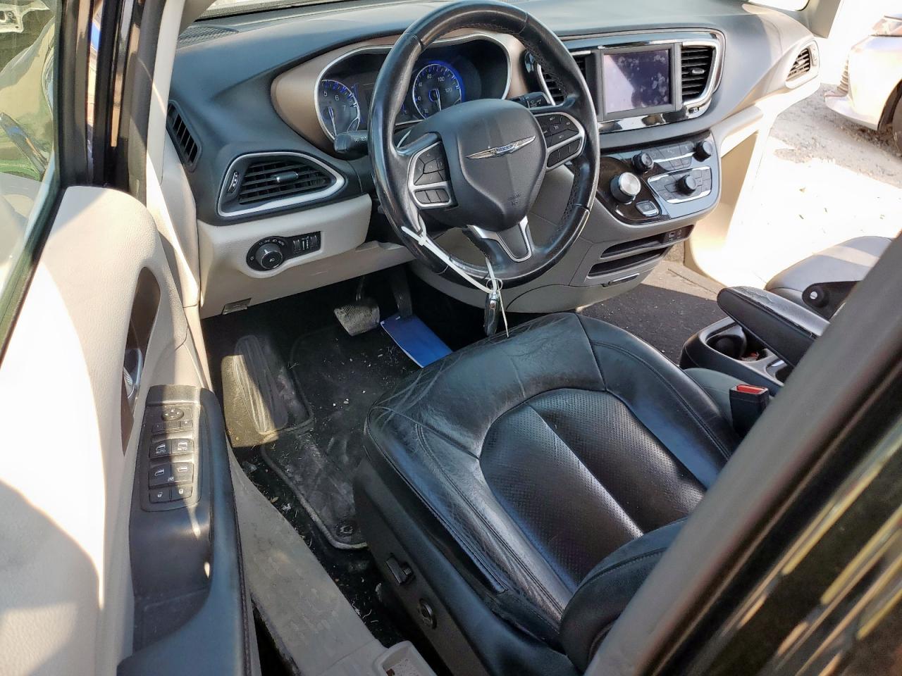 2018 Chrysler Pacifica Touring L VIN: 2C4RC1BG2JR115138 Lot: 81683465