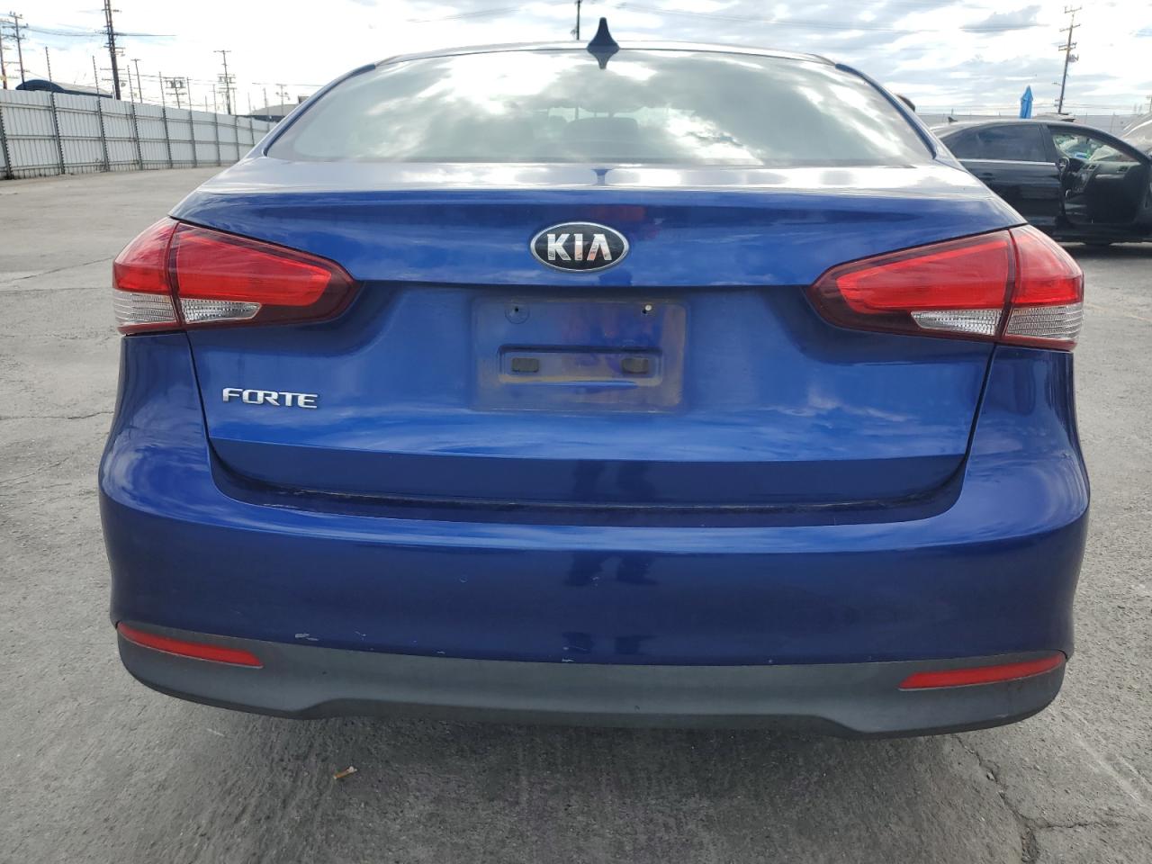 2017 Kia Forte Lx VIN: 3KPFK4A72HE021099 Lot: 81797645