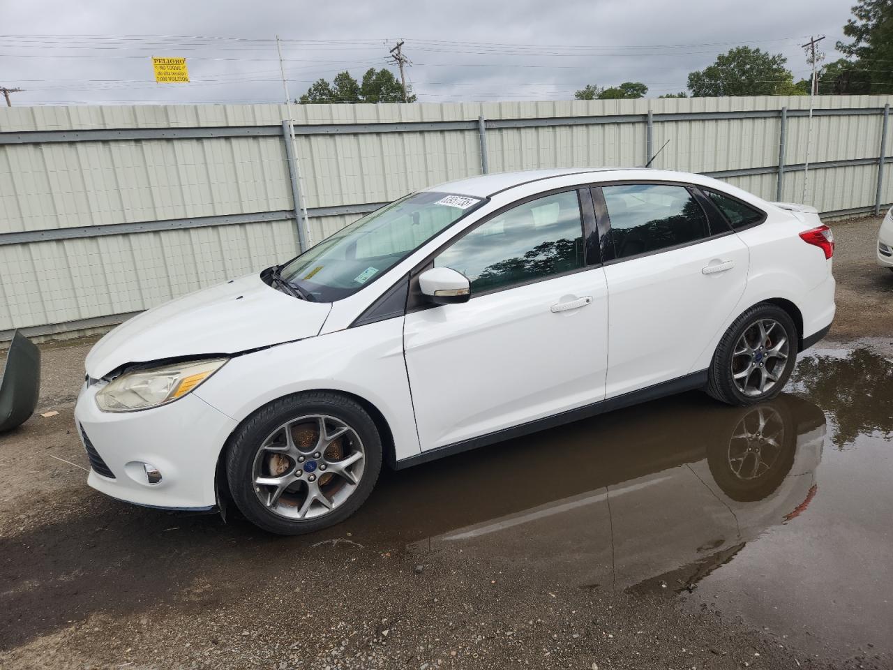 2014 Ford Focus Se white sedan gas 1FADP3F22EL231324 photo #1