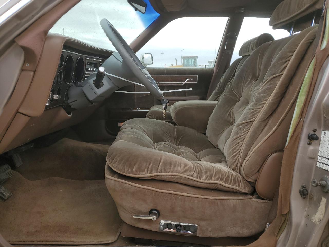 1988 Chrysler Fifth Avenue VIN: 1C3BF66P8JW163111 Lot: 81712905