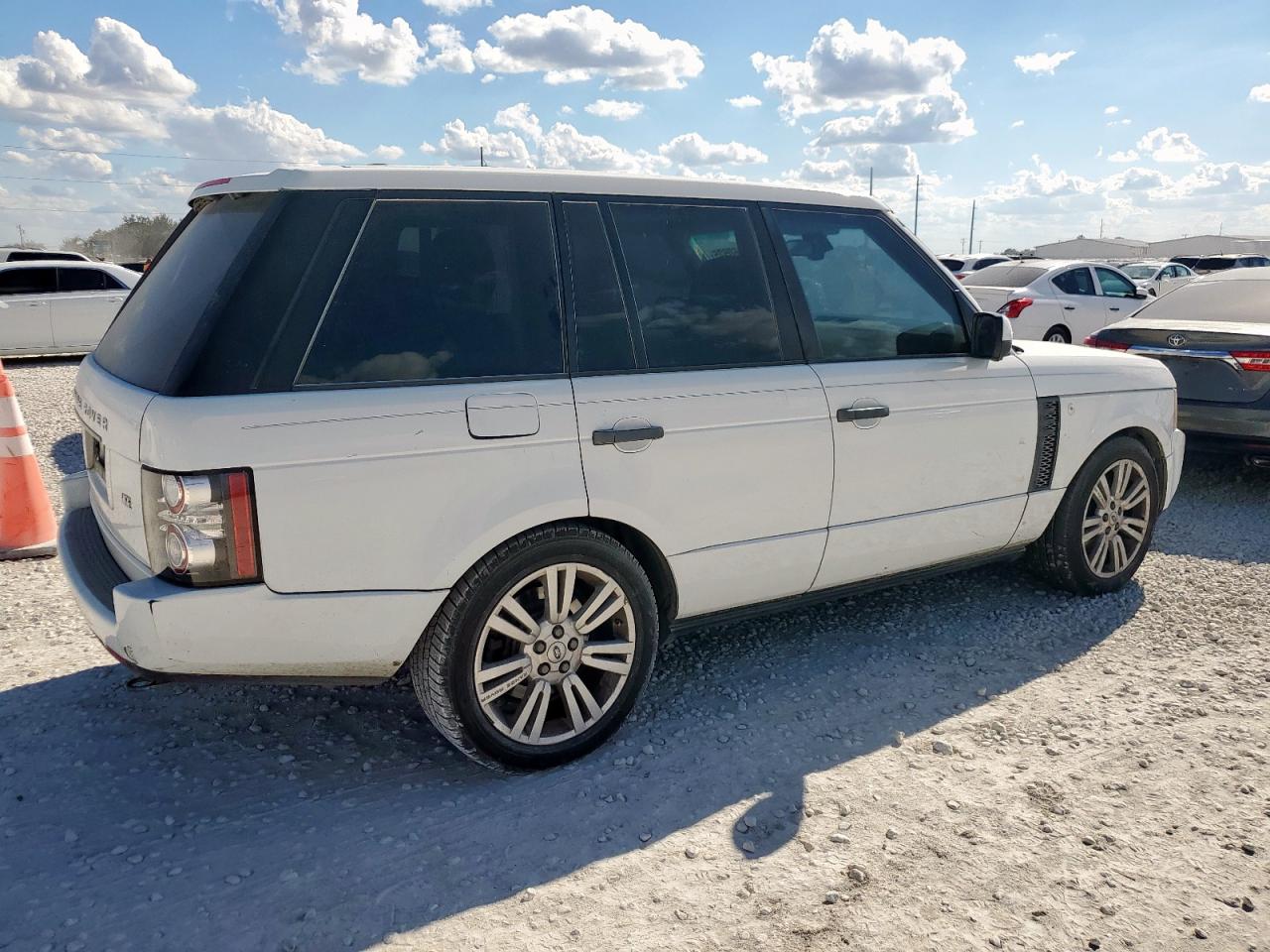 2011 Land Rover Range Rover Hse Luxury white suv gas SALMF1D49BA339395 photo #4