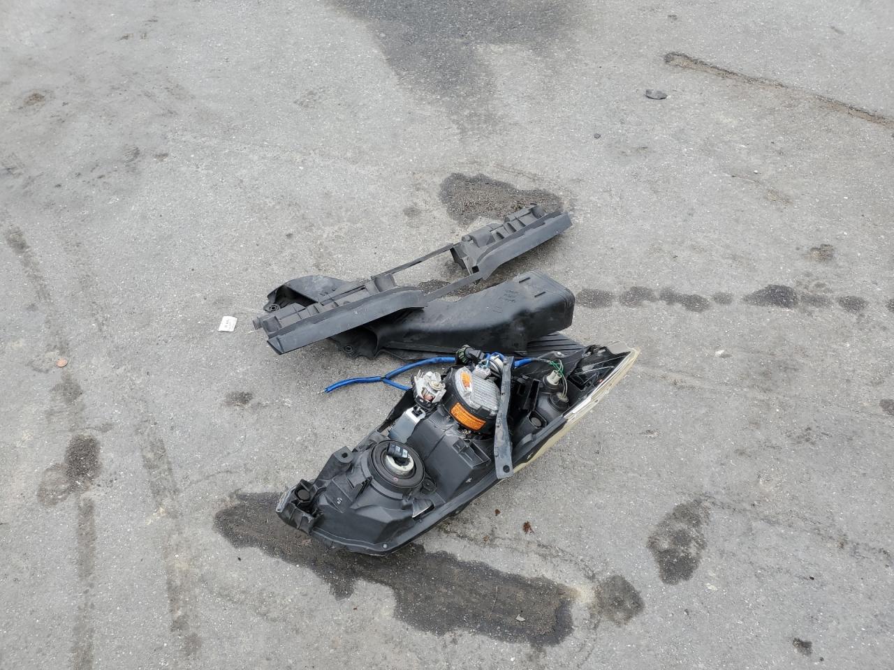 2016 Subaru Forester 2.5I Touring VIN: JF2SJAXC2GH527921 Lot: 81009025