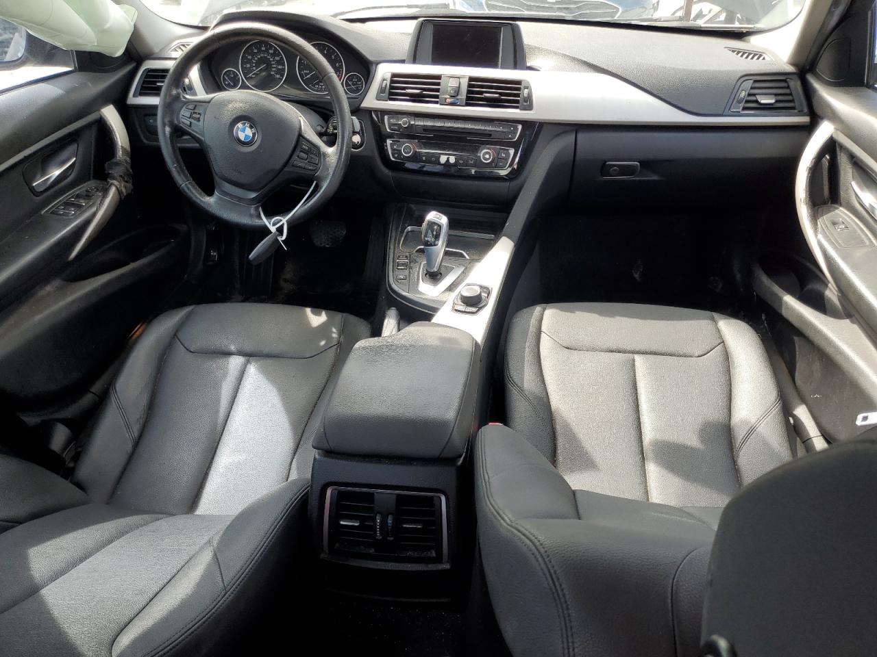 2017 BMW 320 I VIN: WBA8E1G30HNU17155 Lot: 82044325