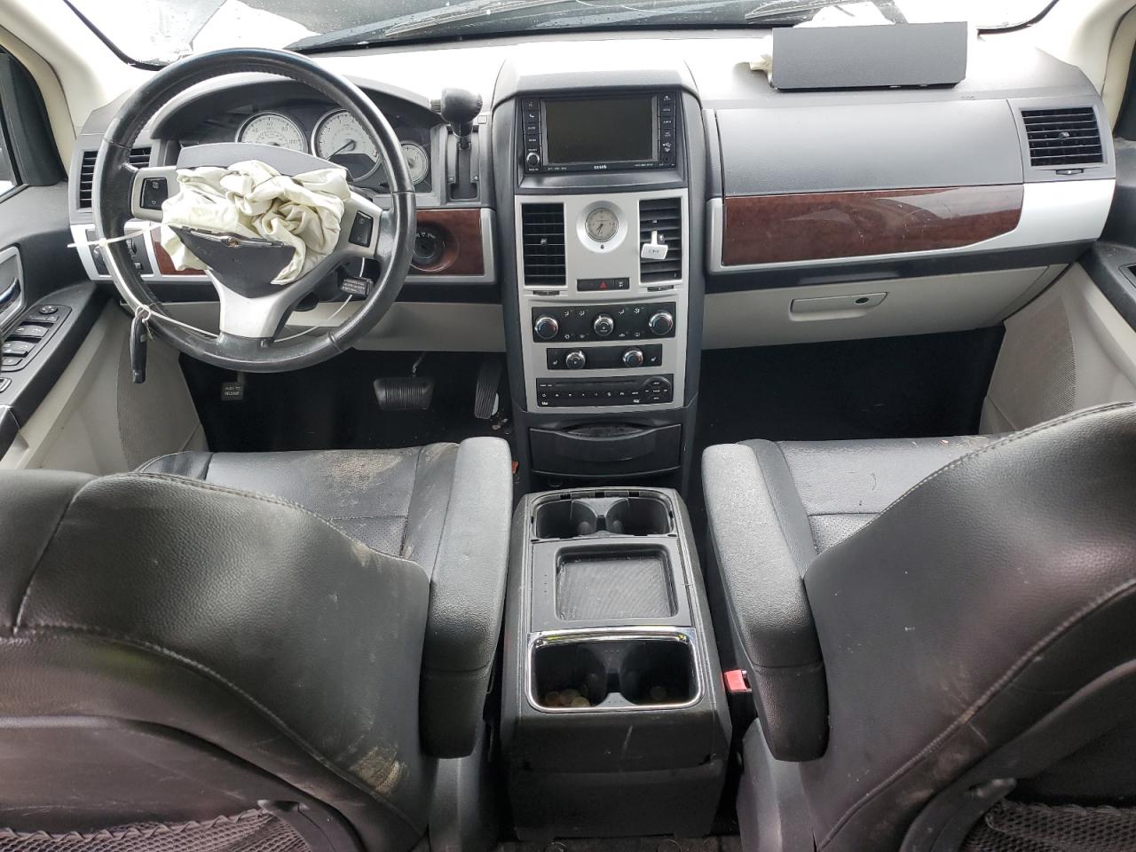 2010 Chrysler Town & Country Touring Plus VIN: 2A4RR8D15AR393736 Lot: 81269565