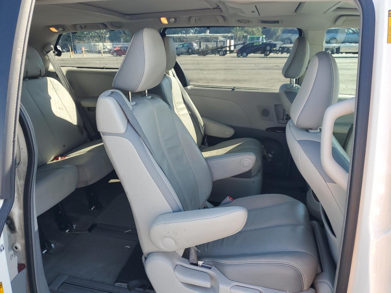 2013 Toyota Sienna Xle VIN: 5TDDK3DC3DS070774 Lot: 81805885