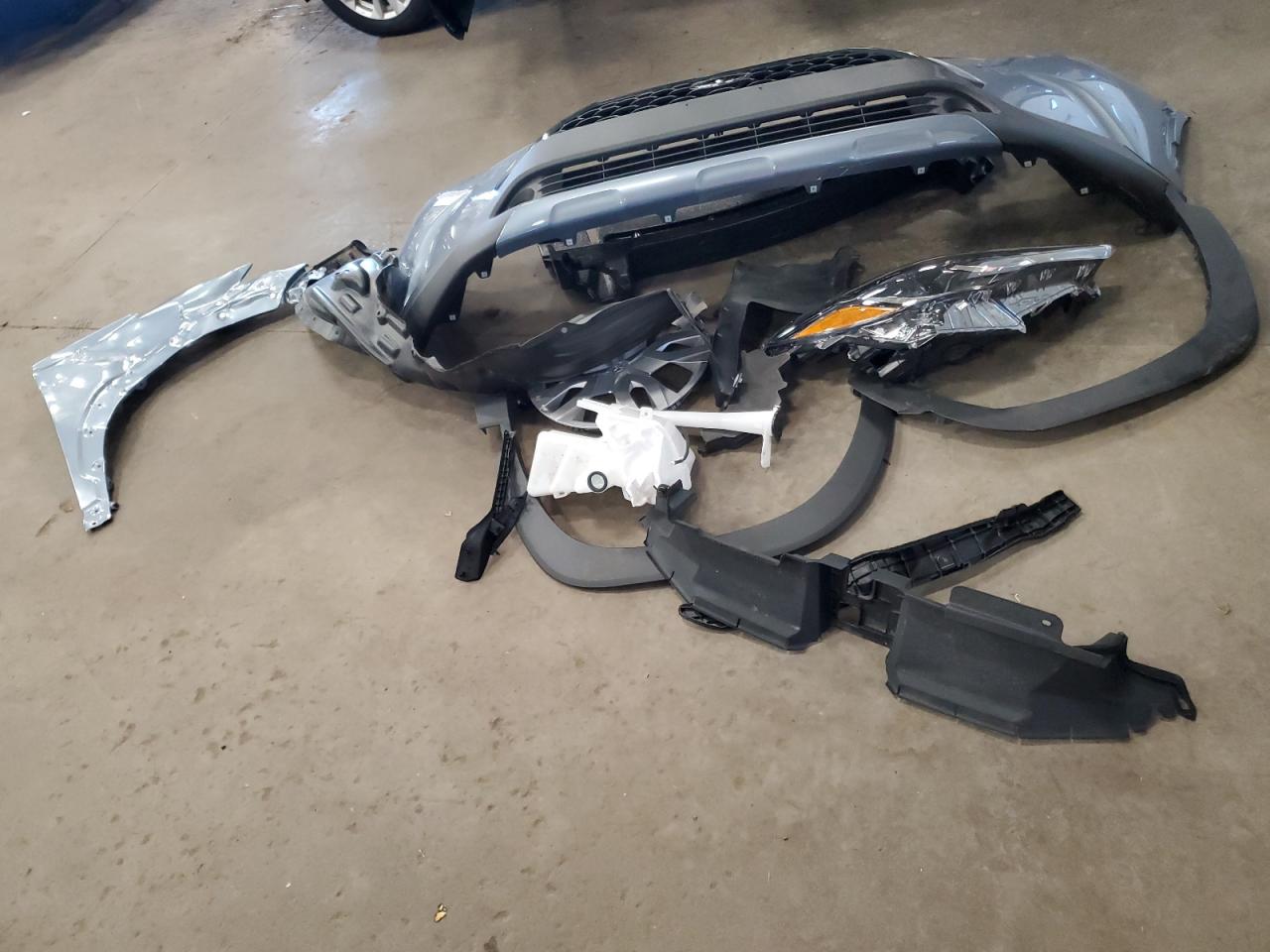 2024 Toyota Corolla Cross L VIN: 7MUAAABG6RV116238 Lot: 81070555