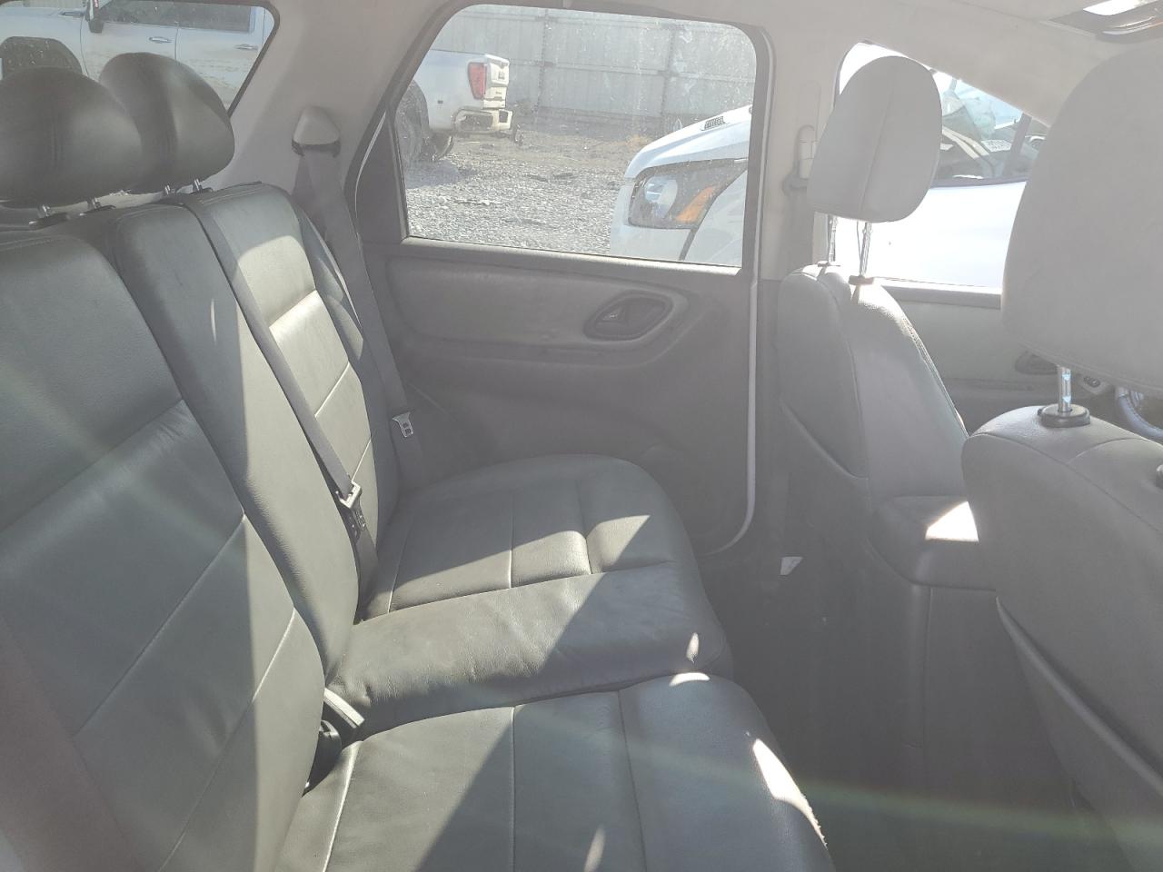 2005 Ford Escape Xlt VIN: 1FMYU93115KD74009 Lot: 81041285
