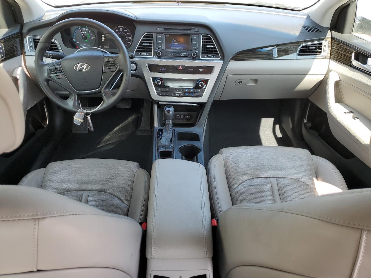 2016 Hyundai Sonata Hybrid VIN: KMHE34L10GA026705 Lot: 71414495