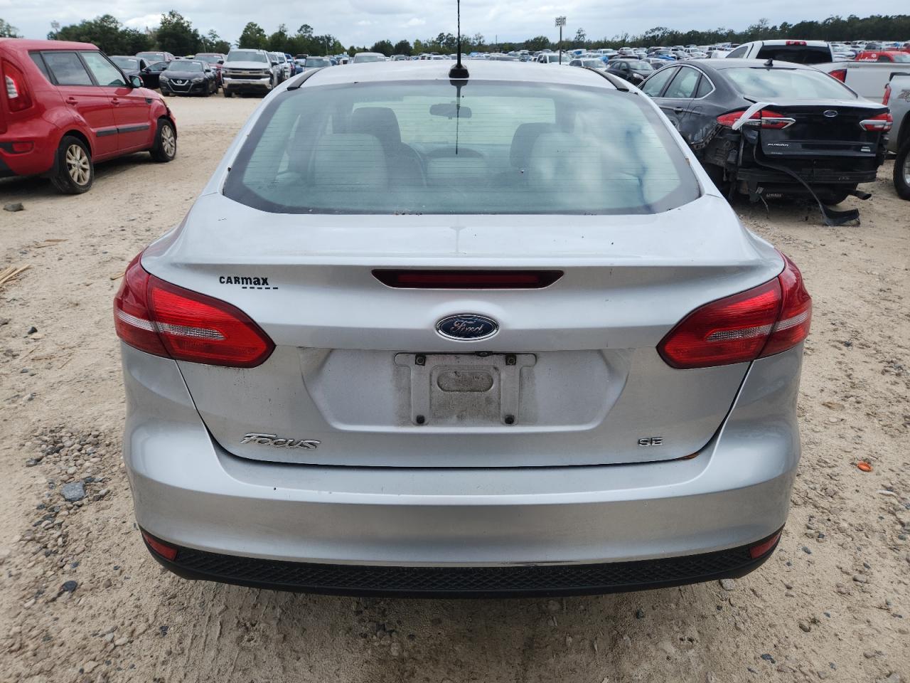2018 Ford Focus Se VIN: 1FADP3F29JL213025 Lot: 83998765