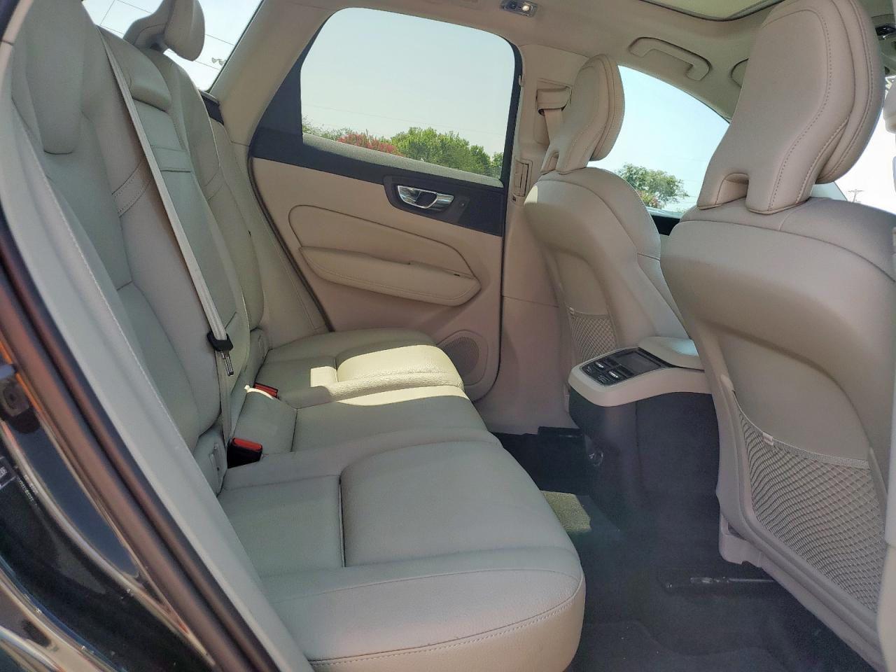 2019 Volvo Xc60 T5 Inscription VIN: LYV102DL7KB322306 Lot: 72043235