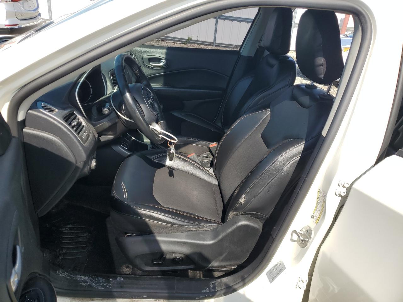 2017 Jeep Compass Latitude VIN: 3C4NJCBB5HT694024 Lot: 81663815