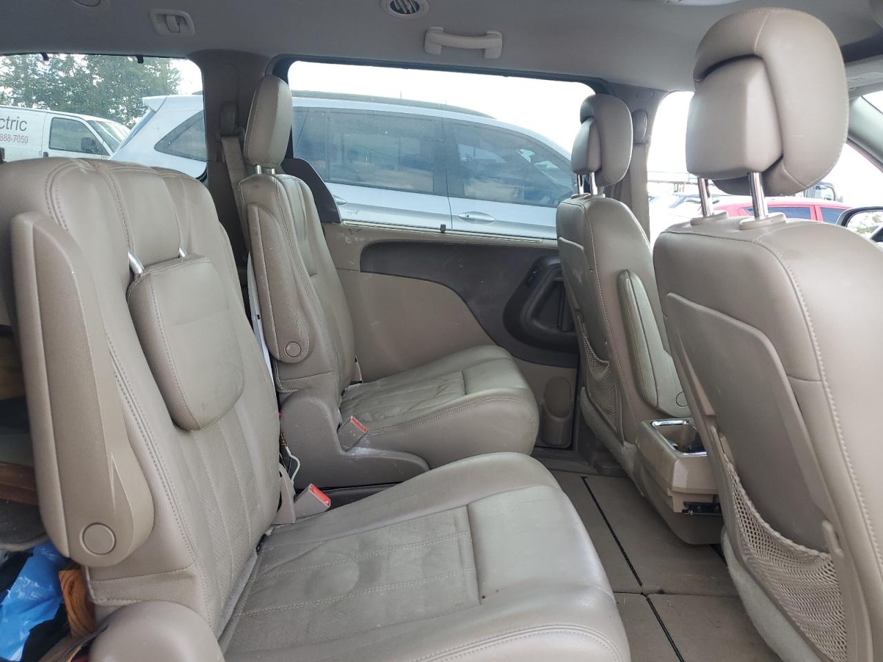 2011 Chrysler Town & Country Touring L VIN: 2A4RR8DG1BR704083 Lot: 80318935