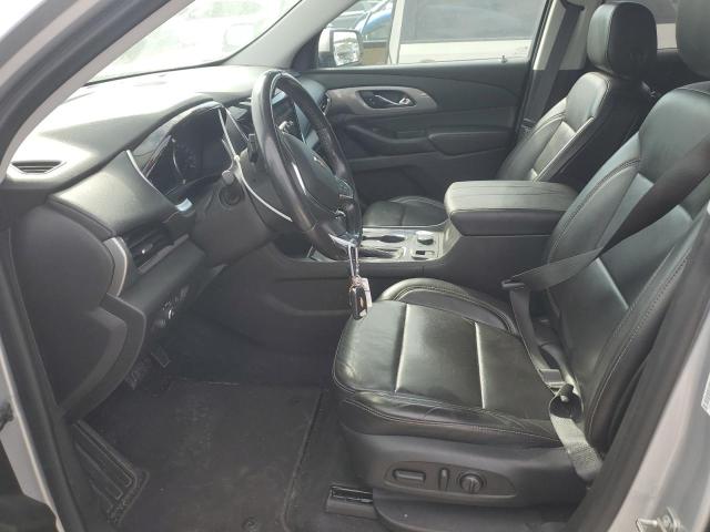  CHEVROLET TRAVERSE 2018 Серебристый