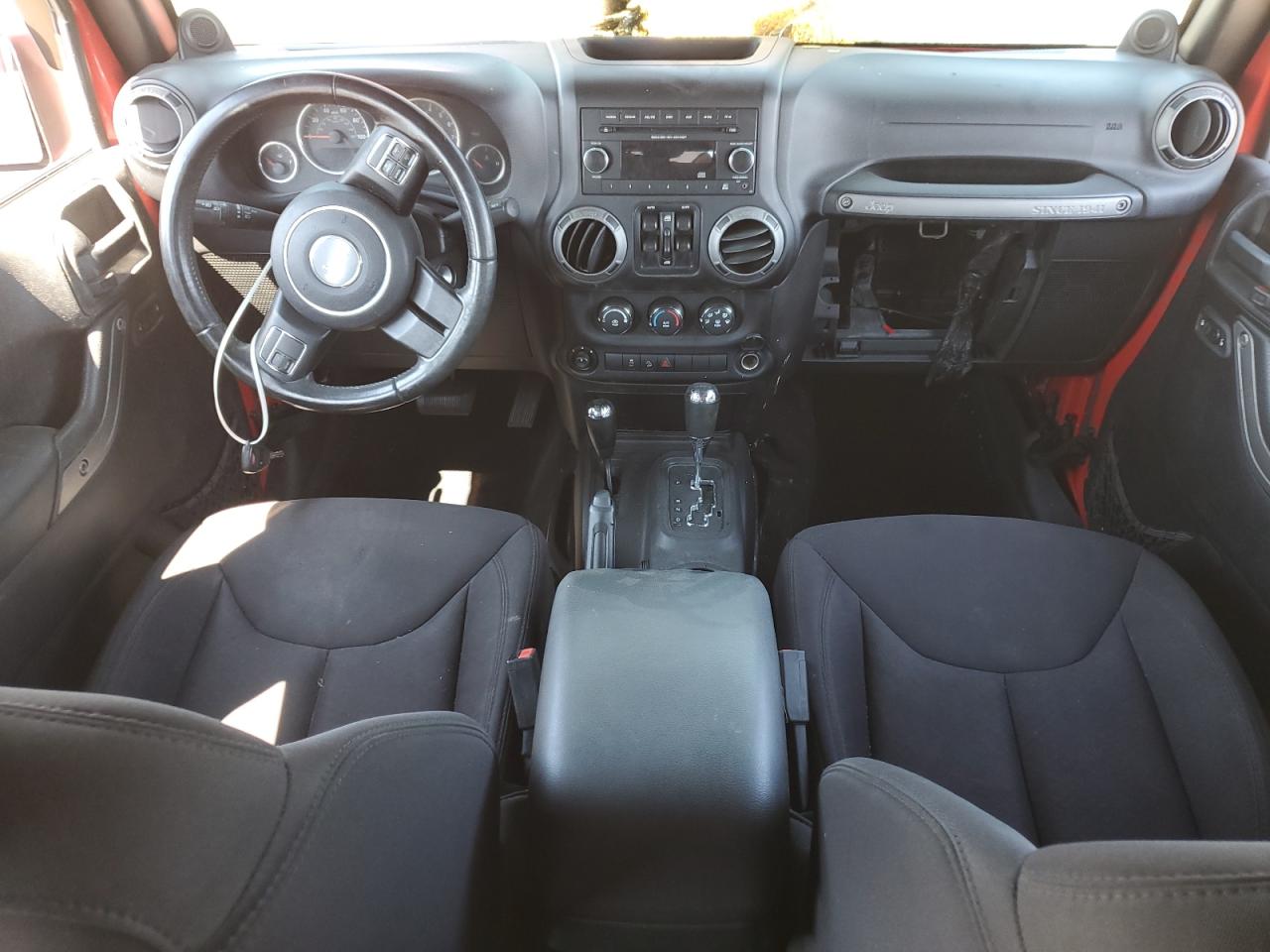 2014 Jeep Wrangler Unlimited Sport VIN: 1C4BJWDG0EL207560 Lot: 71857555
