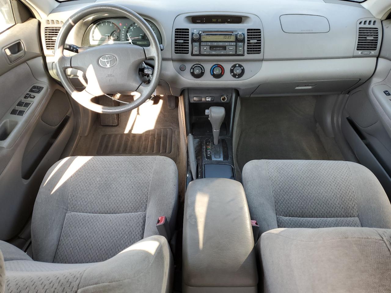 2003 Toyota Camry Le VIN: JTDBE32K030139057 Lot: 71503125