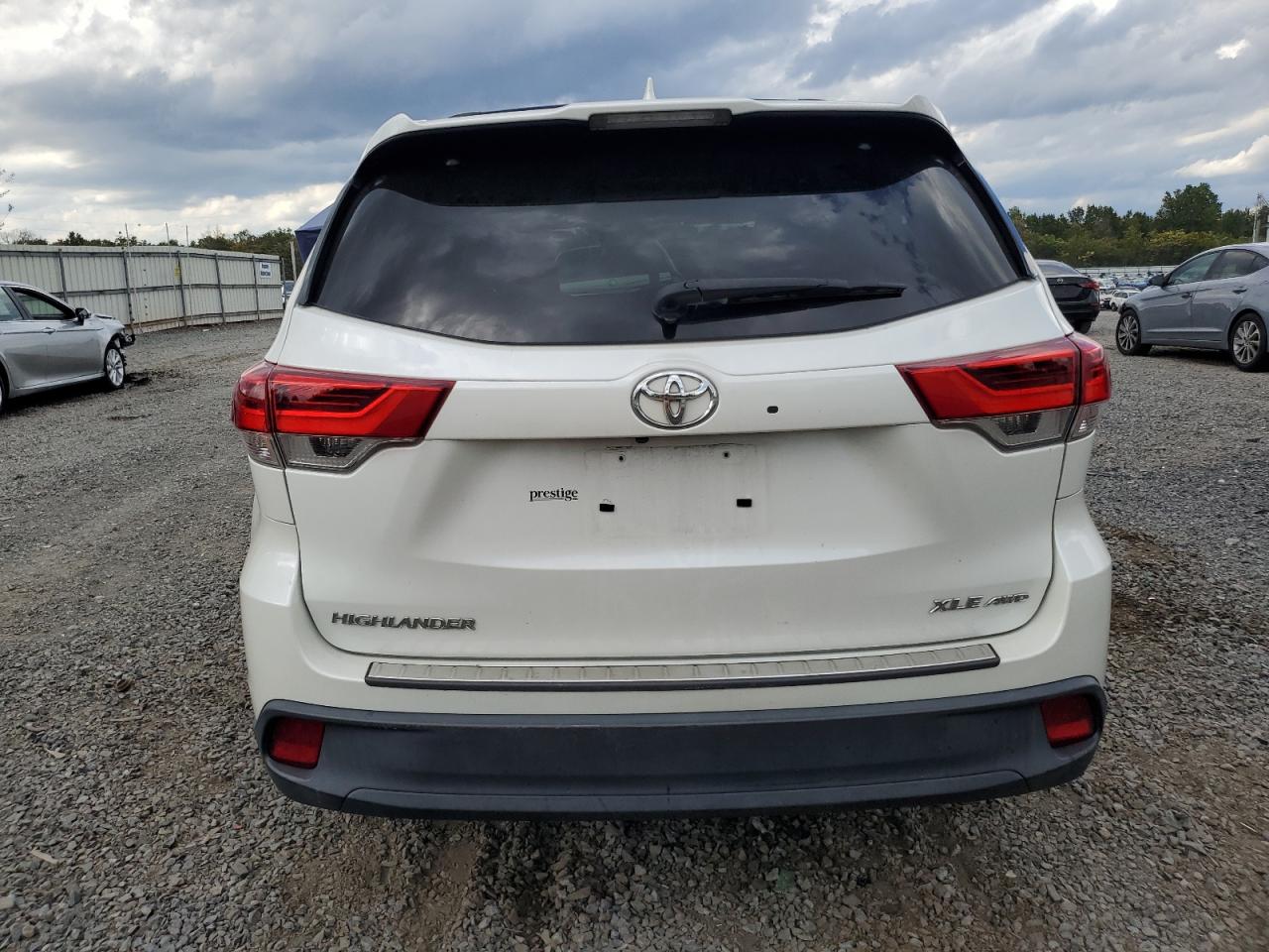 2018 Toyota Highlander Se VIN: 5TDJZRFH7JS882178 Lot: 71452635