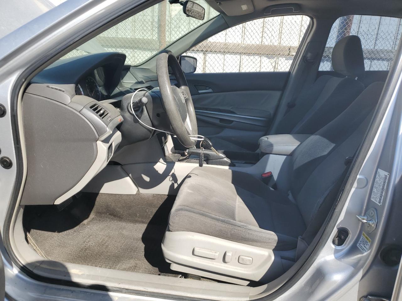 2009 Honda Accord Ex VIN: 1HGCP26709A005829 Lot: 84463835