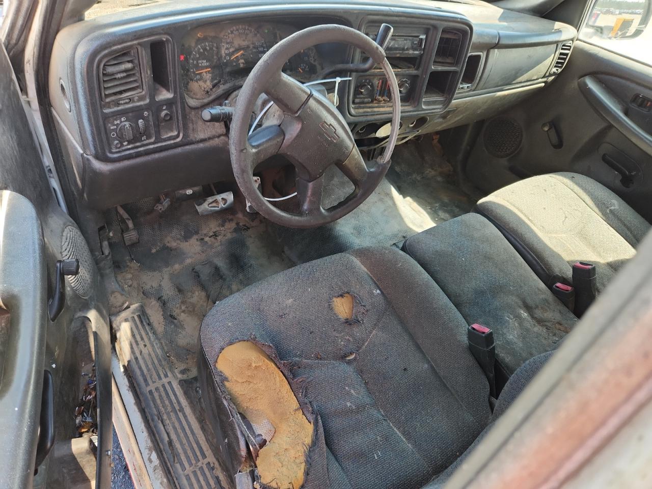 2005 Chevrolet Silverado C1500 VIN: 1GCEC19Z35E261475 Lot: 80081485