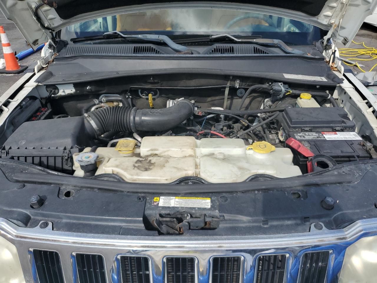 2008 Jeep Liberty Sport VIN: 1J8GP28K08W206917 Lot: 80399935