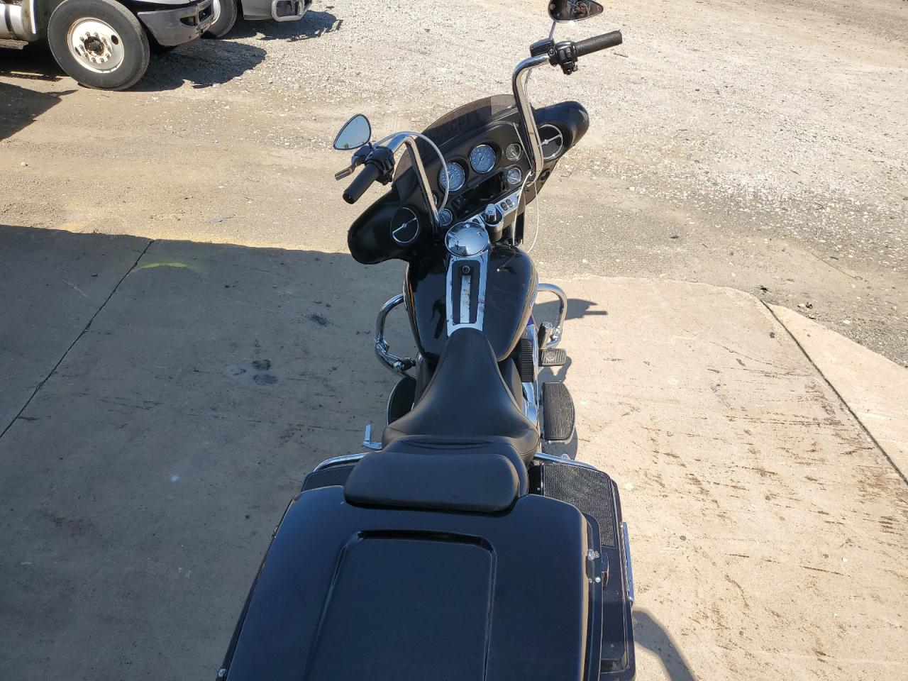 2010 Harley-Davidson Flhtk VIN: 1HD1KEM16AB667299 Lot: 71452325