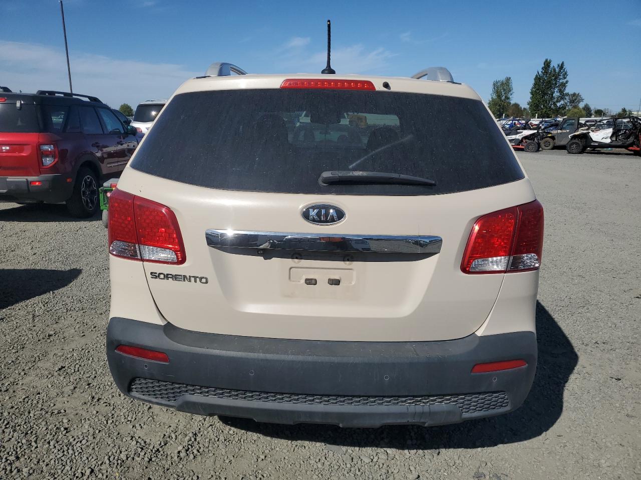 2011 Kia Sorento Base VIN: 5XYKTCA13BG141053 Lot: 81448055