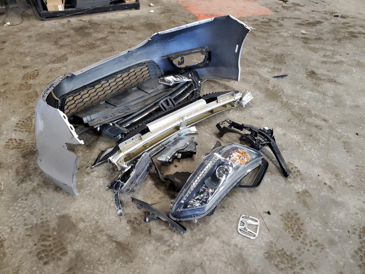 2014 Honda Accord Exl VIN: 1HGCR2F83EA135262 Lot: 83889795