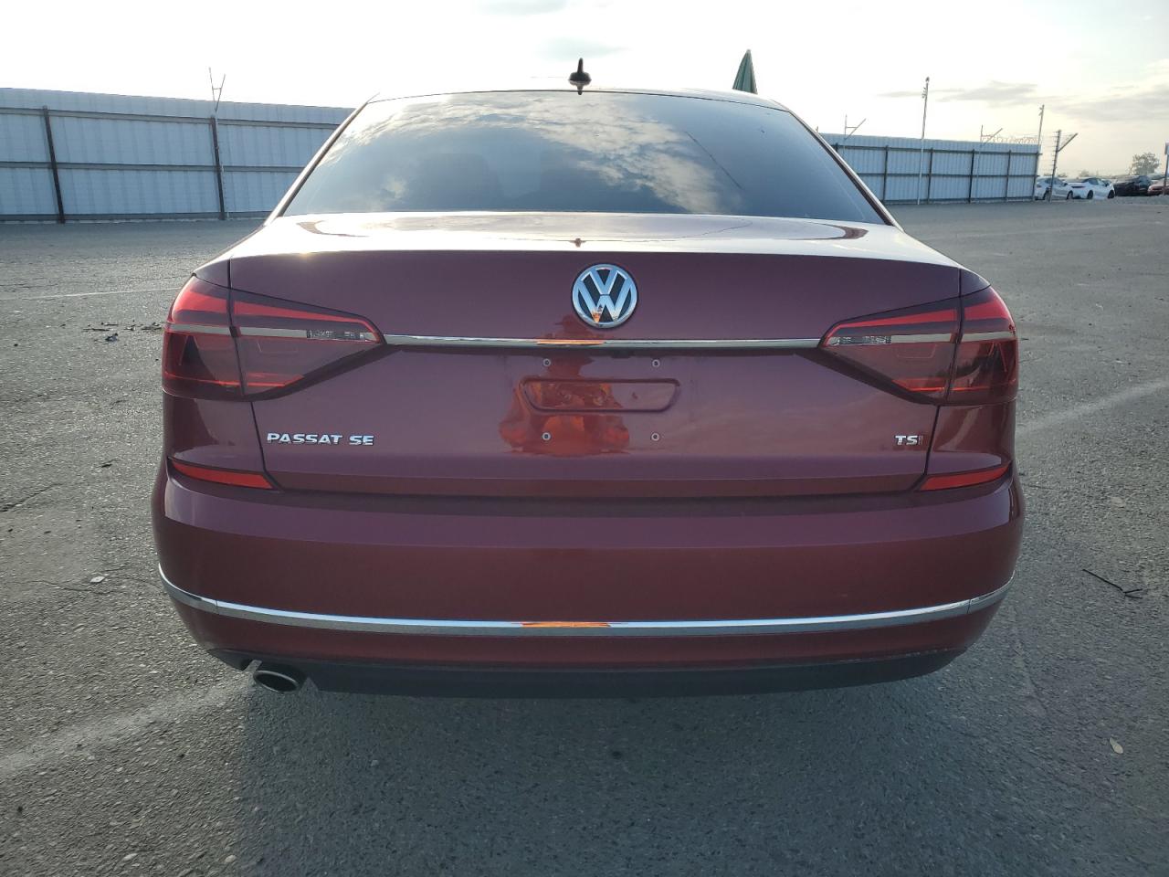 2018 Volkswagen Passat Se VIN: 1VWBA7A39JC040761 Lot: 84818605