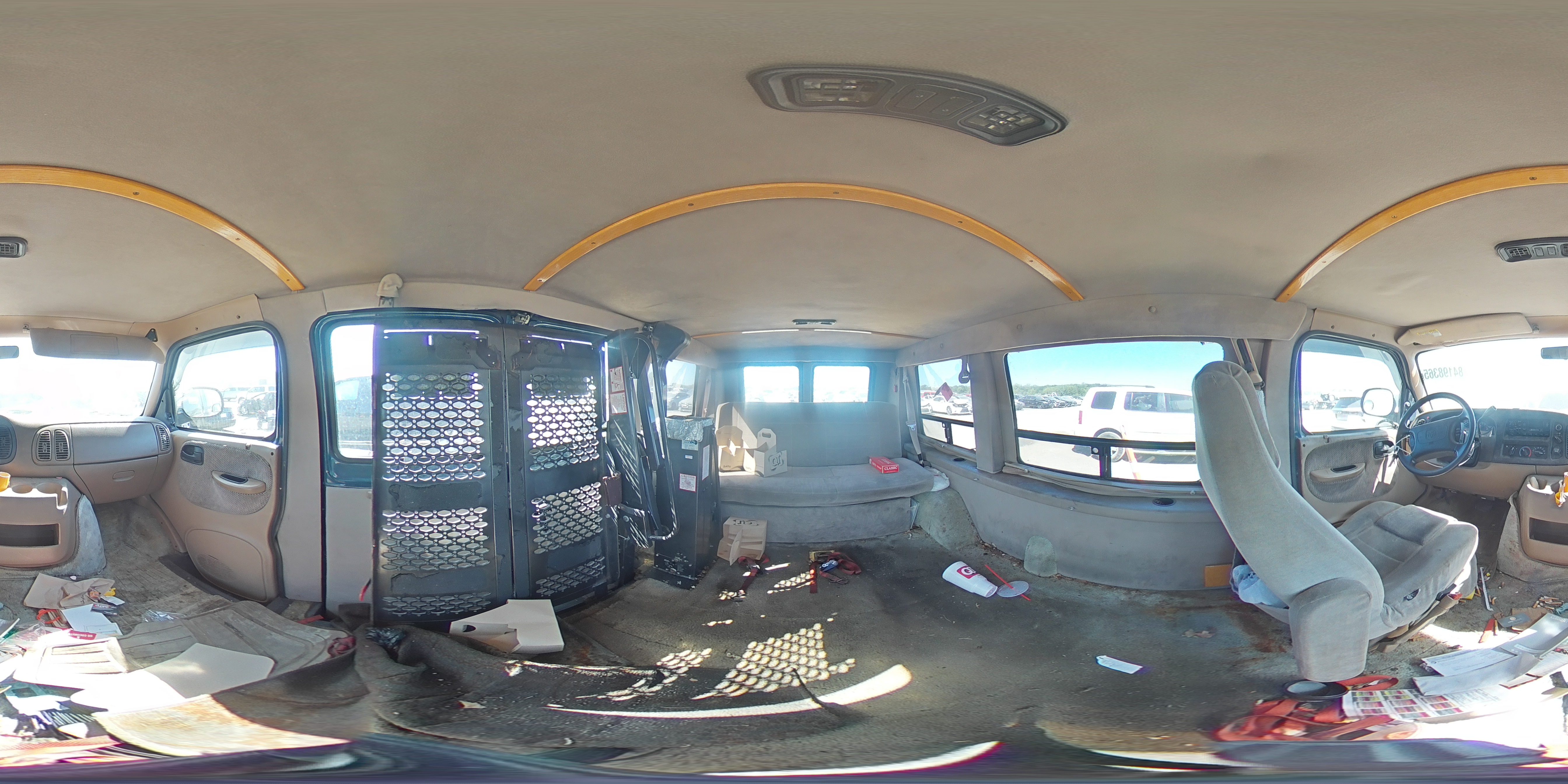 1999 Dodge Ram Van B1500 VIN: 2B6HB11X8XK549733 Lot: 84198365