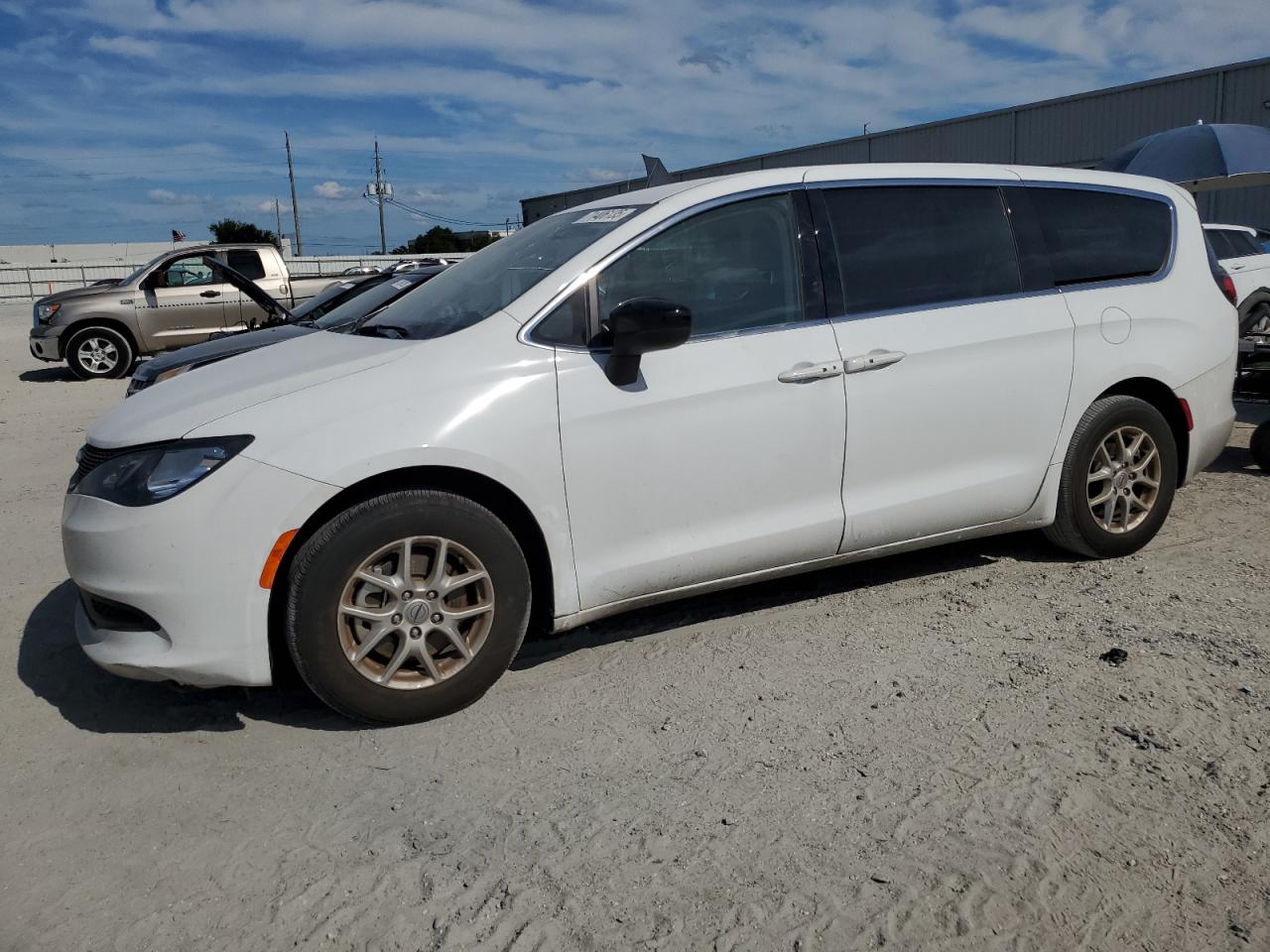 2024 Chrysler Voyager Lx