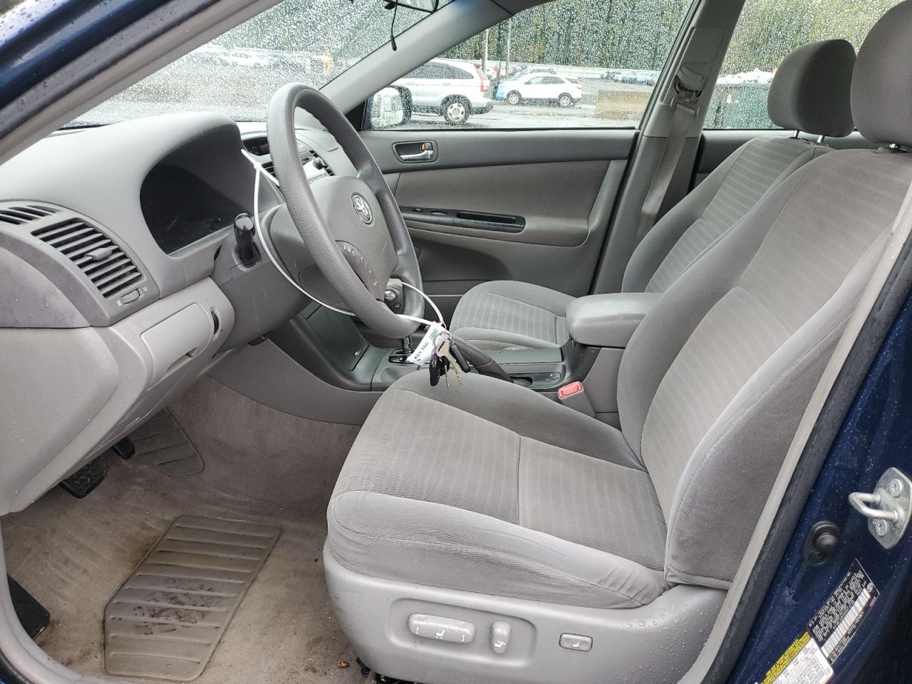 2005 Toyota Camry Le VIN: 4T1BE32K35U073739 Lot: 82128585