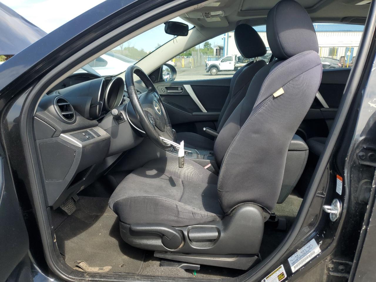 2011 Mazda 3 S VIN: JM1BL1K61B1375707 Lot: 80392965