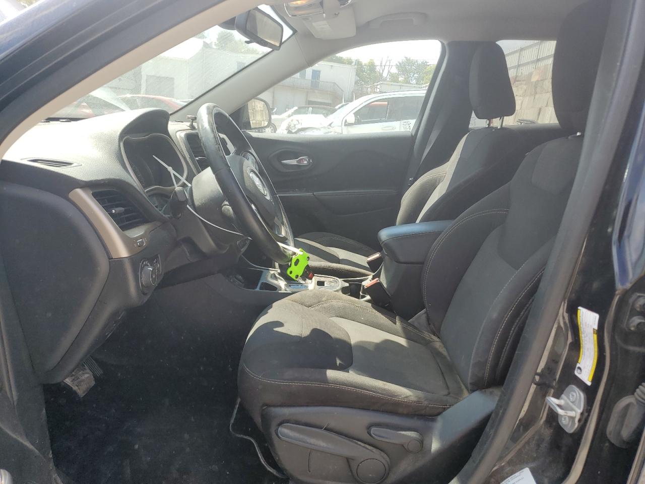 2015 Jeep Cherokee Latitude VIN: 1C4PJLCB7FW781910 Lot: 80731635