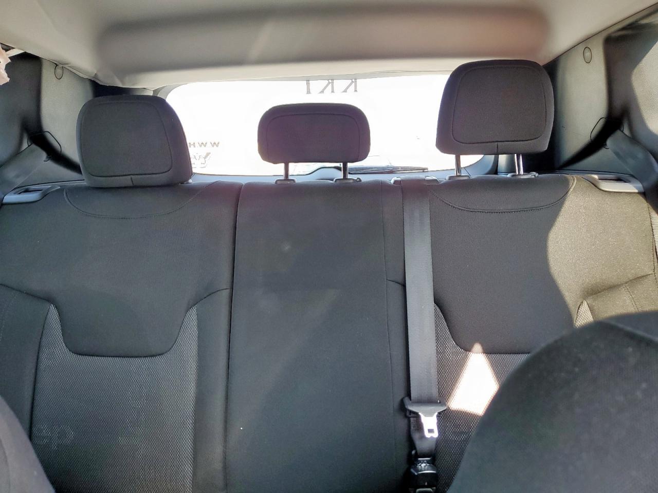 2016 Jeep Renegade Sport VIN: ZACCJAAT9GPD73521 Lot: 81100555